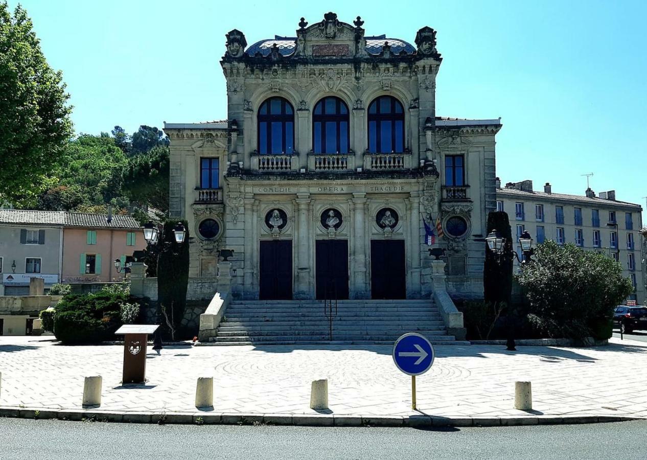 Вилла Gite Urbain Les Jardins De La Meyne Оранж Экстерьер фото